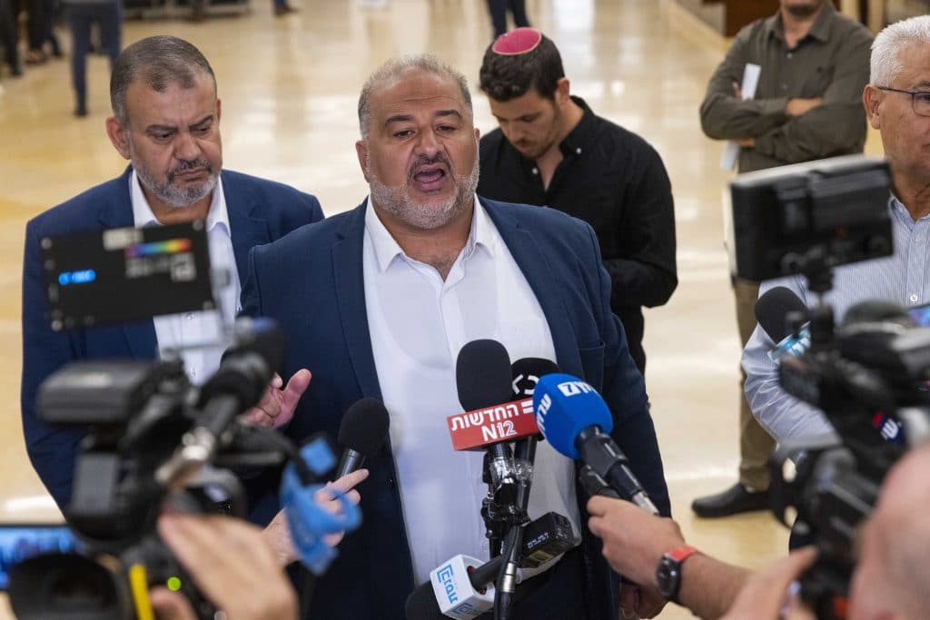 תקיפה? שבוע של איומים, שמועות והחלטה שלא התקבלה