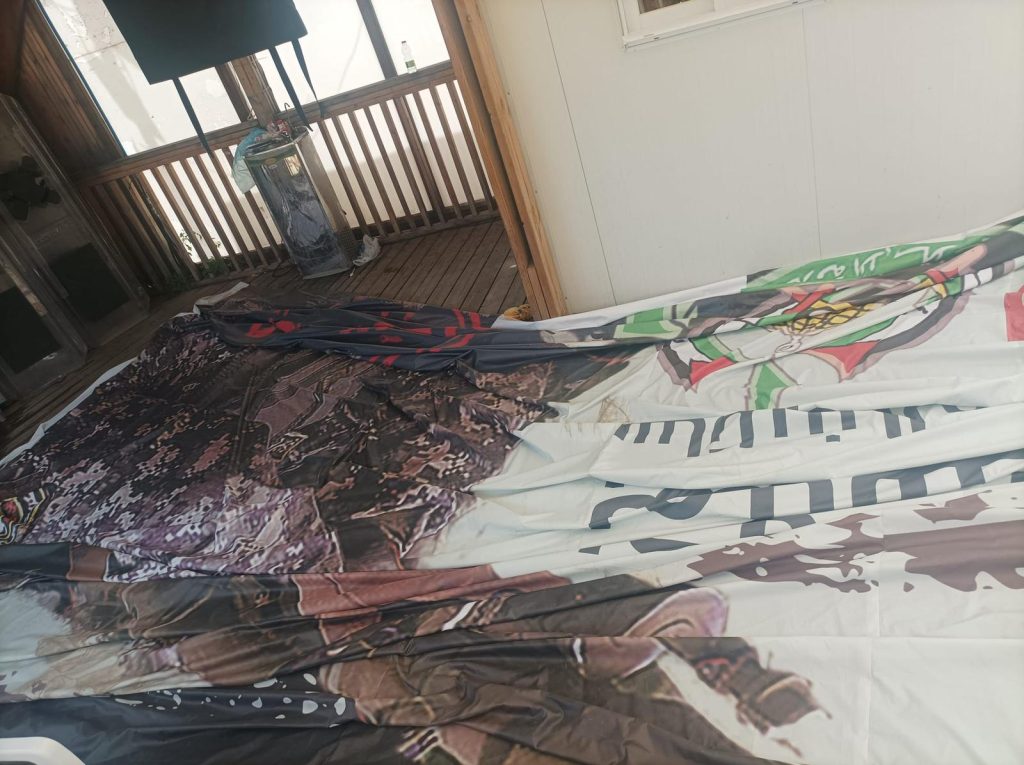 צעיר פלסטיני נעצר לאחר שתלה כרזת חמאס בהר הבית