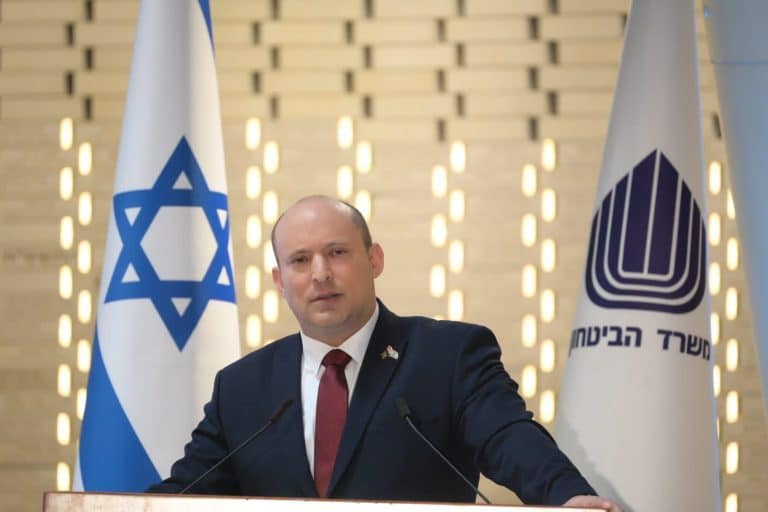 בנט בהר הרצל: תם עידן ההבלגה, נכה באויב ביד חזקה