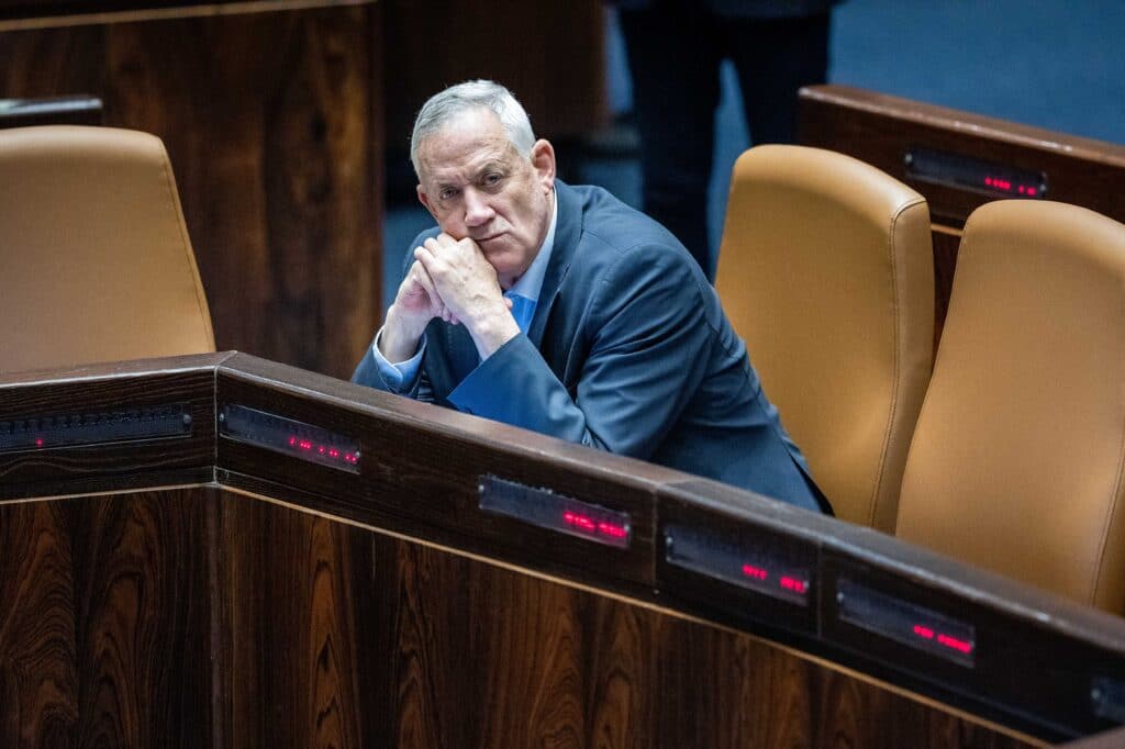 היועמ"שית נגד גנץ: לעצור את המינויים בתקופת בחירות