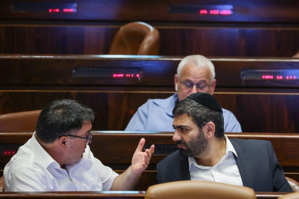 סיעת 'כחול לבן' נגד חקיקת חוק נתניהו : "לא נחה דעתנו"