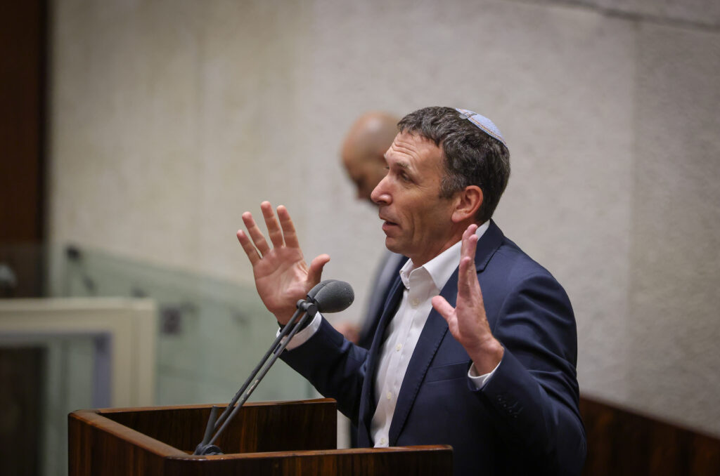 האתגר הגדול שבפתח: כך נערכים ביהדות התורה לקמפיין הבחירות האתגר הגדול שבפתח: כך נערכים ביהדות התורה לקמפיין הבחירות