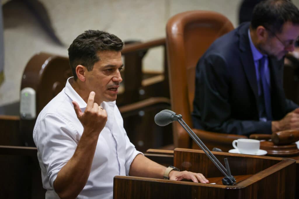 התנועה לאיכות השלטון: לחקור את יואב גלנט