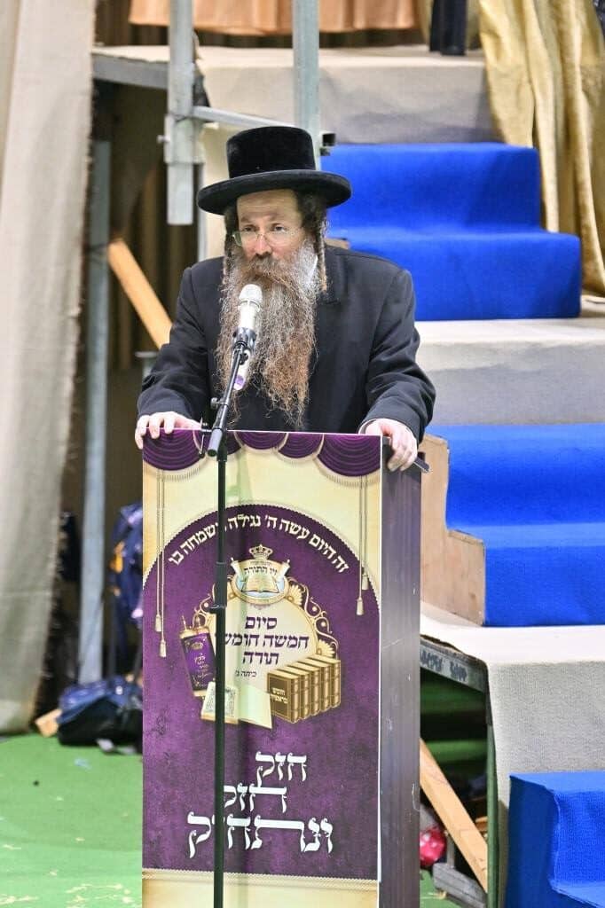 ילדי כיתה ג' בת"ת 'זיו התורה' חגגו את סיום חמשה חומשי תורה