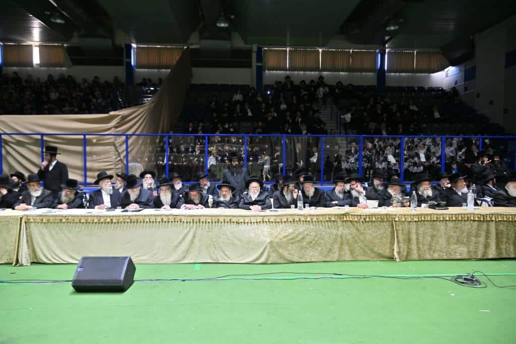 ילדי כיתה ג' בת"ת 'זיו התורה' חגגו את סיום חמשה חומשי תורה