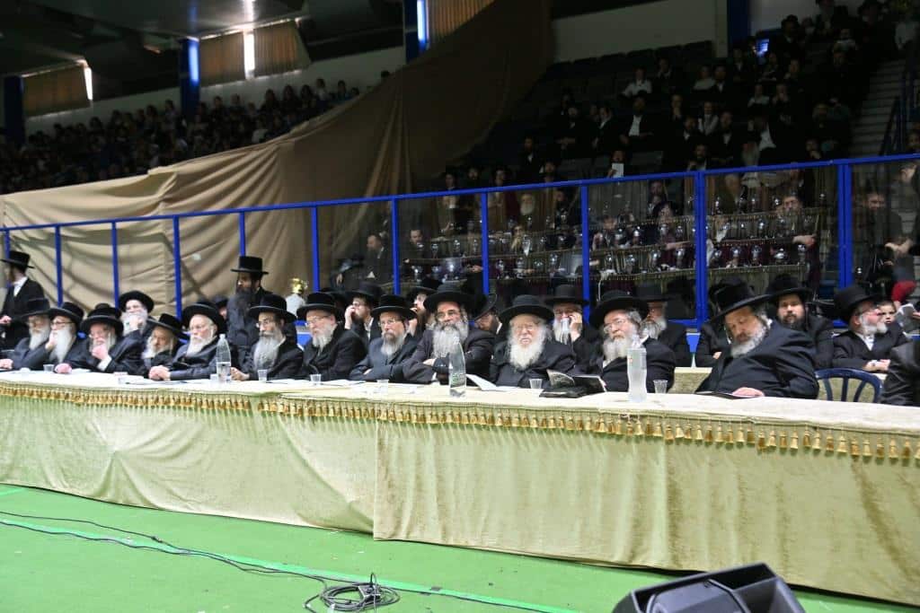 ילדי כיתה ג' בת"ת 'זיו התורה' חגגו את סיום חמשה חומשי תורה