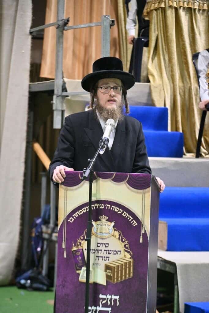 ילדי כיתה ג' בת"ת 'זיו התורה' חגגו את סיום חמשה חומשי תורה