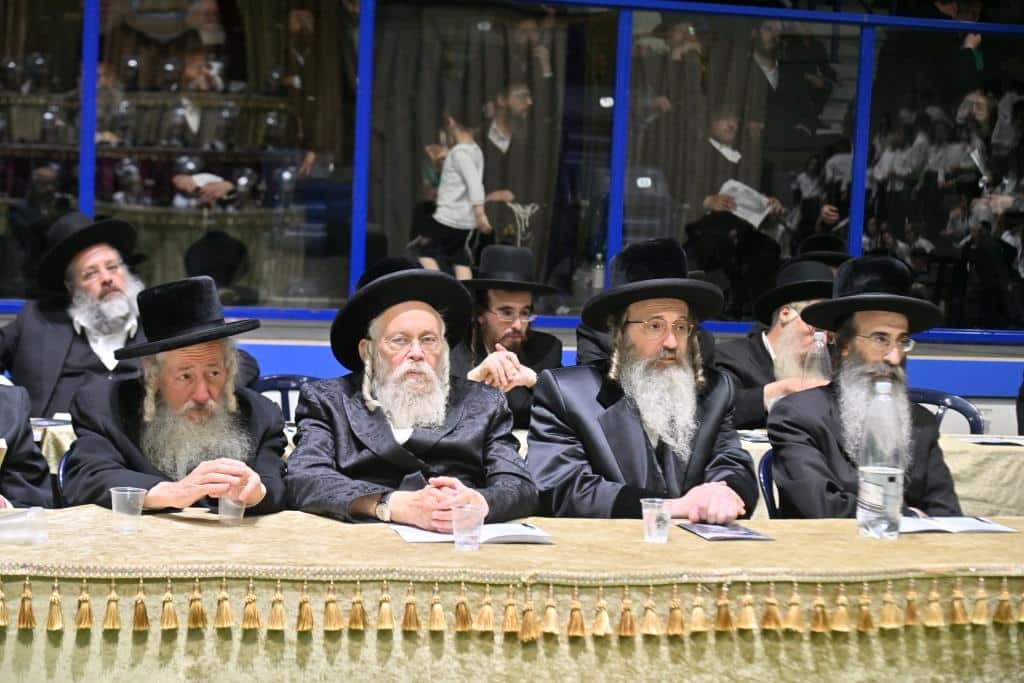 ילדי כיתה ג' בת"ת 'זיו התורה' חגגו את סיום חמשה חומשי תורה