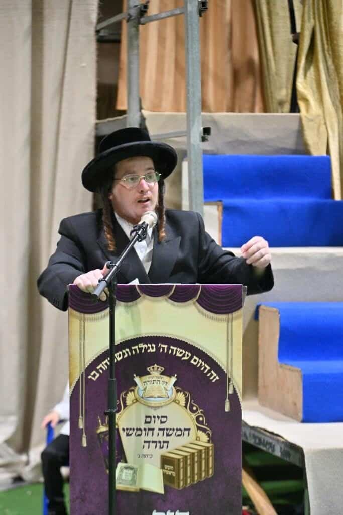 ילדי כיתה ג' בת"ת 'זיו התורה' חגגו את סיום חמשה חומשי תורה