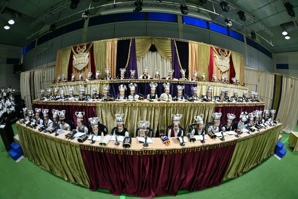 ילדי כיתה ג' בת"ת 'זיו התורה' חגגו את סיום חמשה חומשי תורה