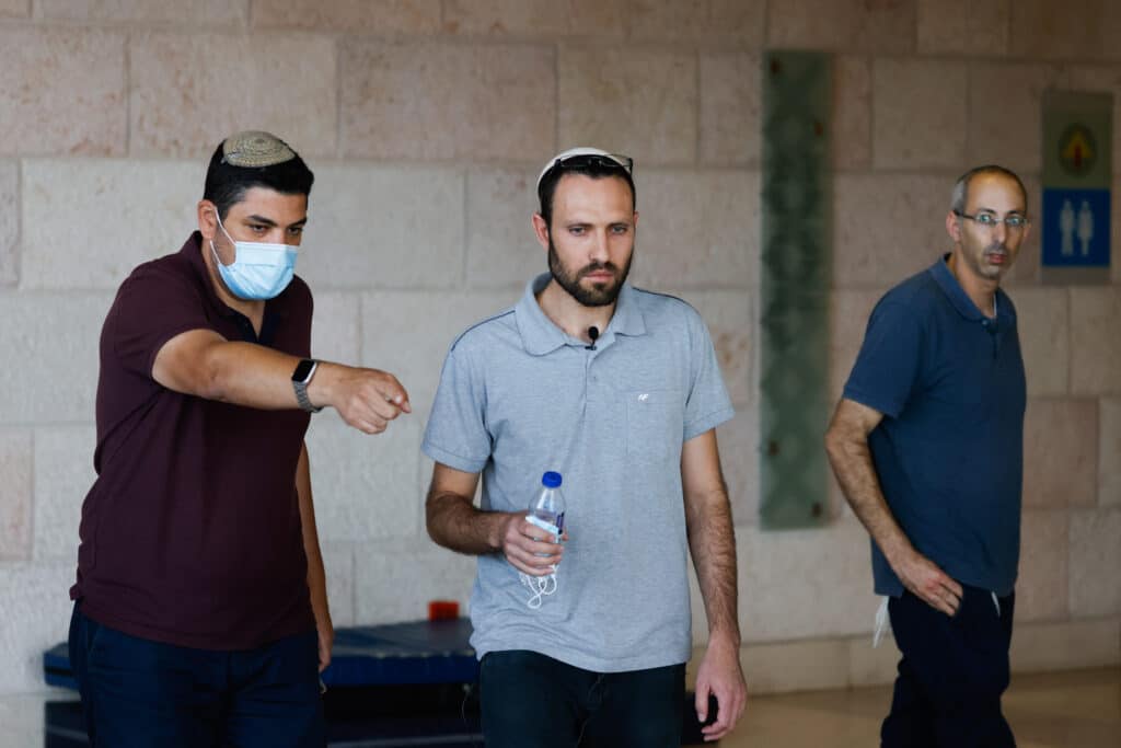 האב השכול מדבר: "תחשבו על הילדים שלכם" • צפו