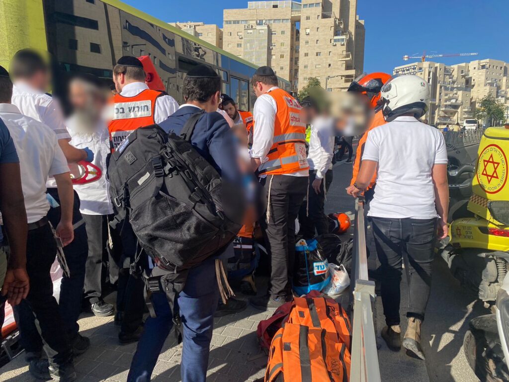 ירושלים: בן 20 נפצע בינוני בתאונת דרכים