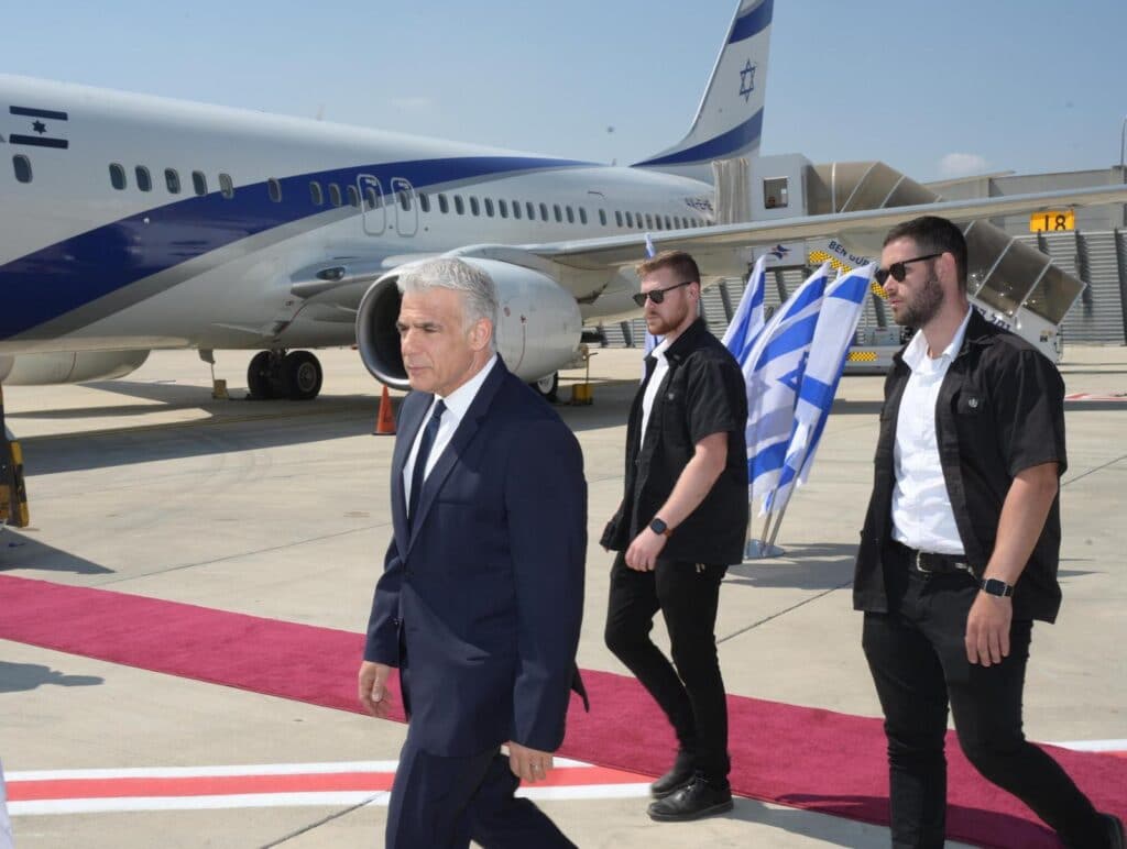 לפיד המריא לפריז: "חשוב שתישמע דעתנו נגד הסכם הגרעין"