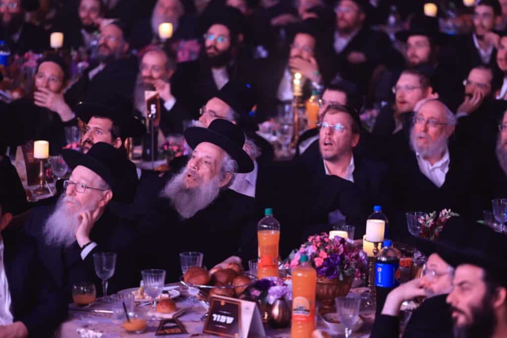 מעמד היסטורי בחסידות גור לשותפות כלל החסידים בבניין בית המדרש