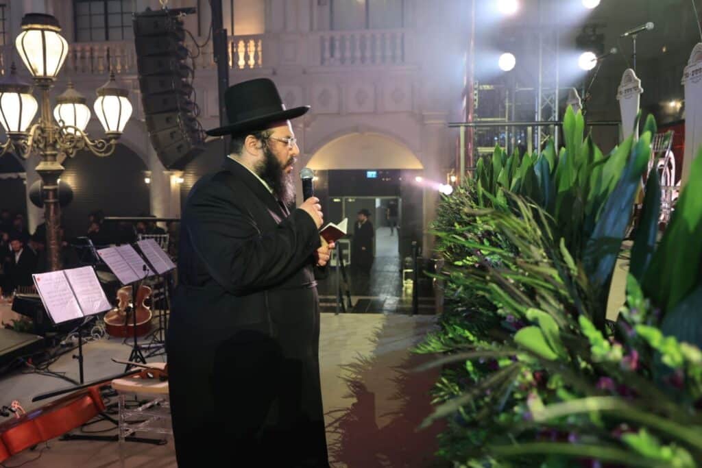 מעמד היסטורי בחסידות גור לשותפות כלל החסידים בבניין בית המדרש