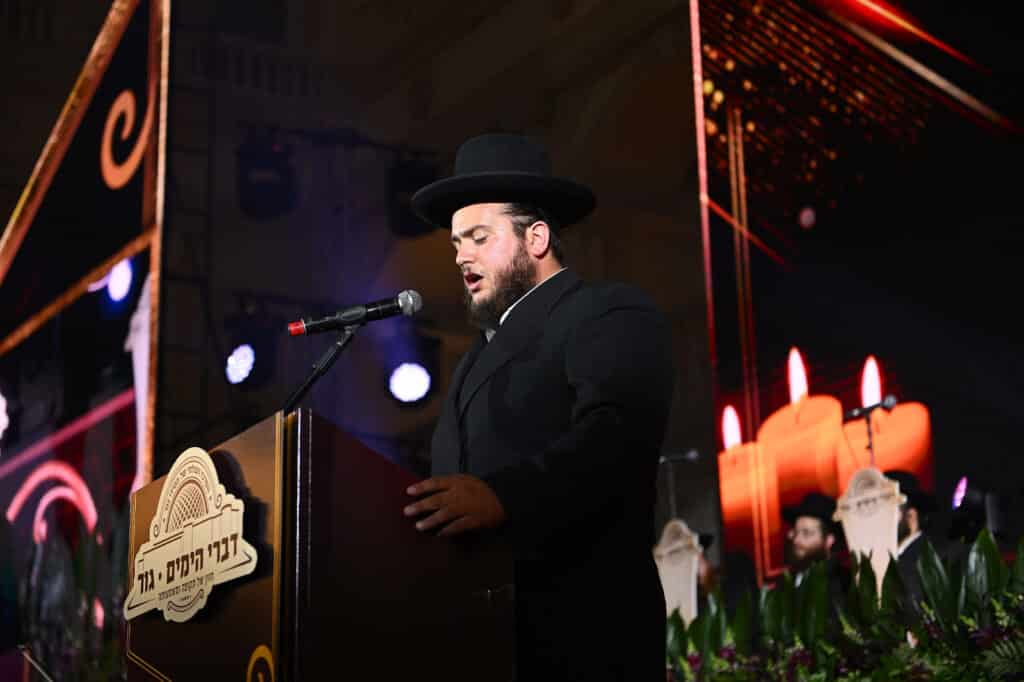 מעמד היסטורי בחסידות גור לשותפות כלל החסידים בבניין בית המדרש