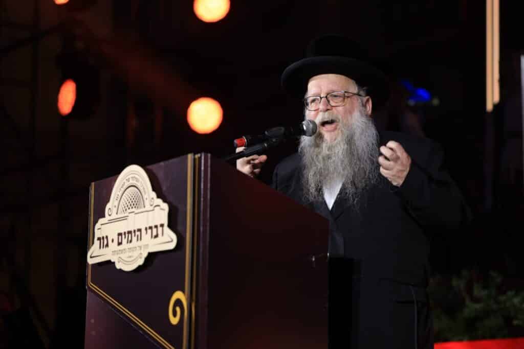 מעמד היסטורי בחסידות גור לשותפות כלל החסידים בבניין בית המדרש