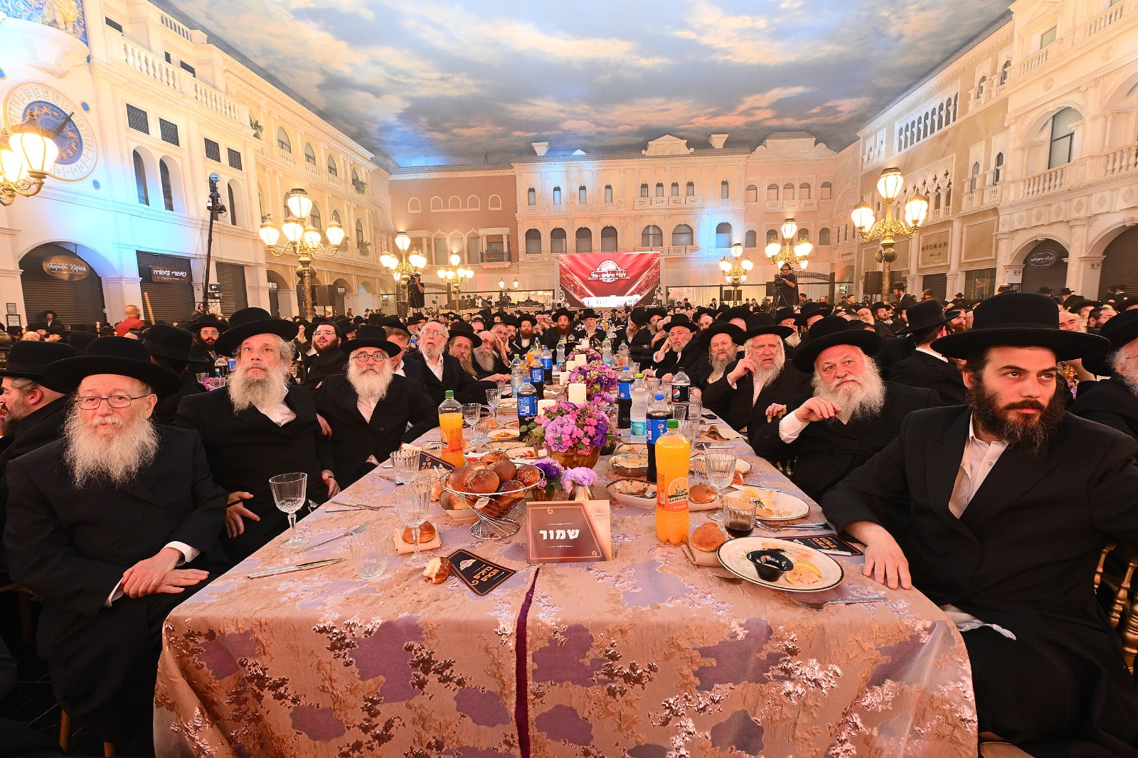 מעמד היסטורי בחסידות גור לשותפות כלל החסידים בבניין בית המדרש