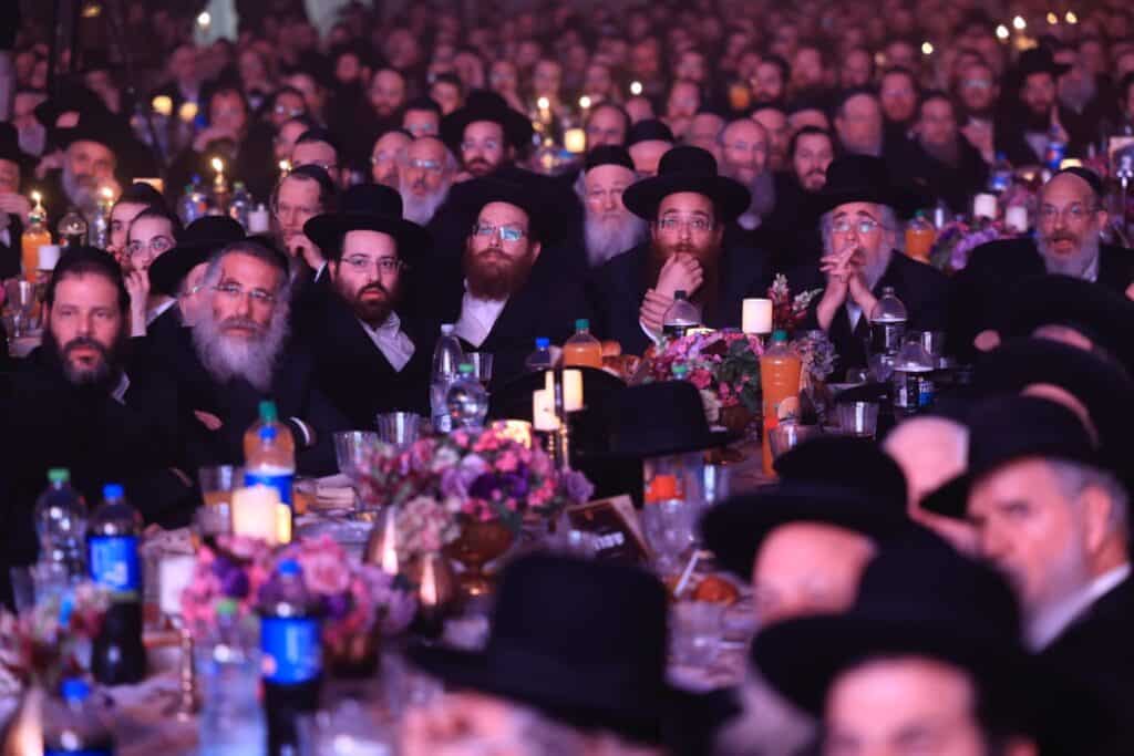 מעמד היסטורי בחסידות גור לשותפות כלל החסידים בבניין בית המדרש