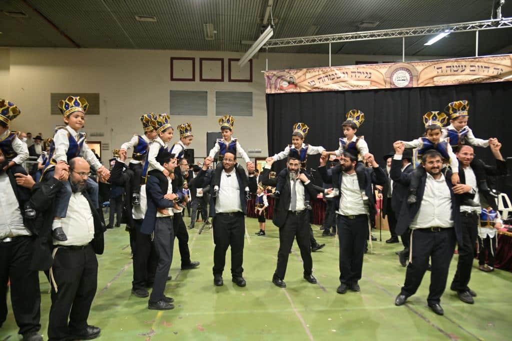 בת"ת 'תורת יעקב' חגגו 'חומש סעודה' בפאר והדר