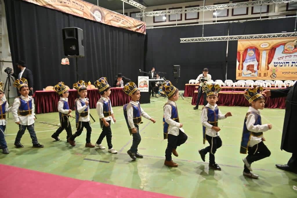 בת"ת 'תורת יעקב' חגגו 'חומש סעודה' בפאר והדר