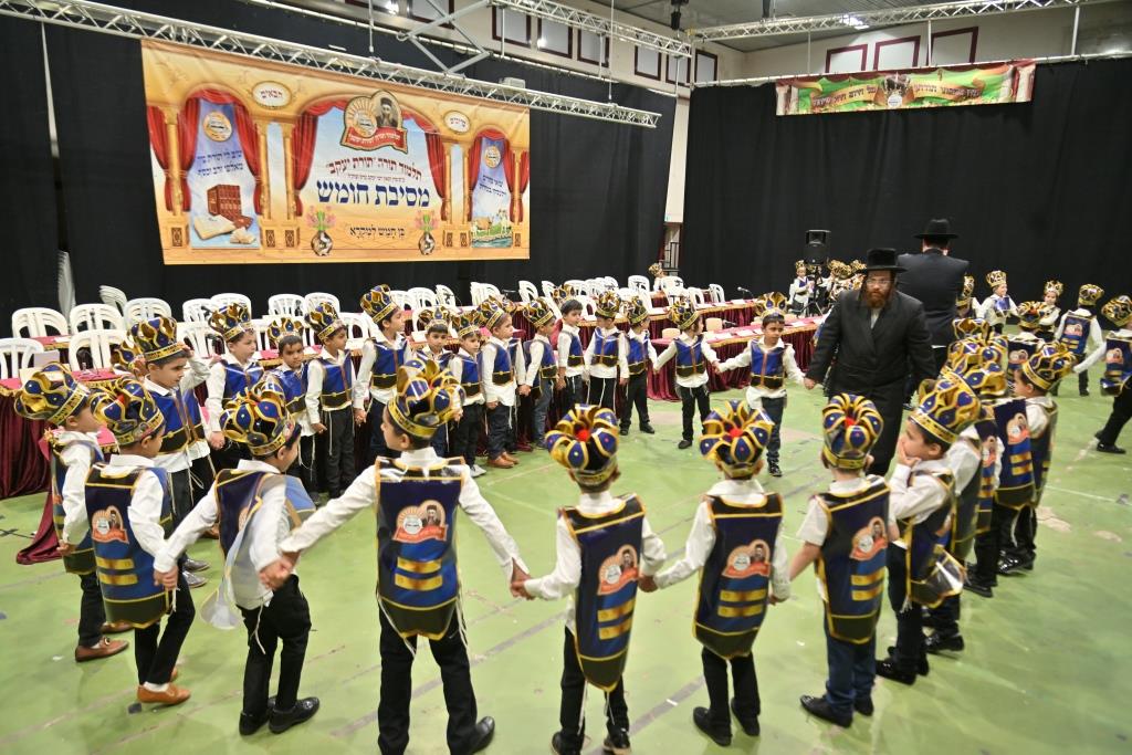 בת"ת 'תורת יעקב' חגגו 'חומש סעודה' בפאר והדר