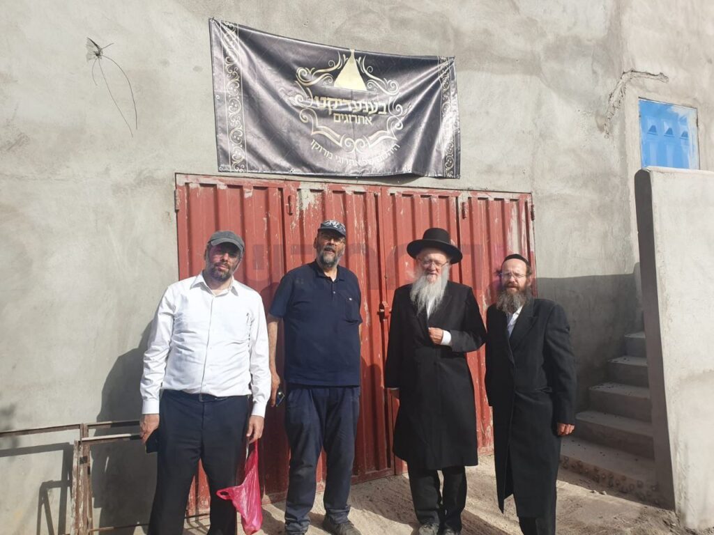 סוכות תשפ"ג: הגר"י אפרתי בפרדסי האתרוגים במרוקו