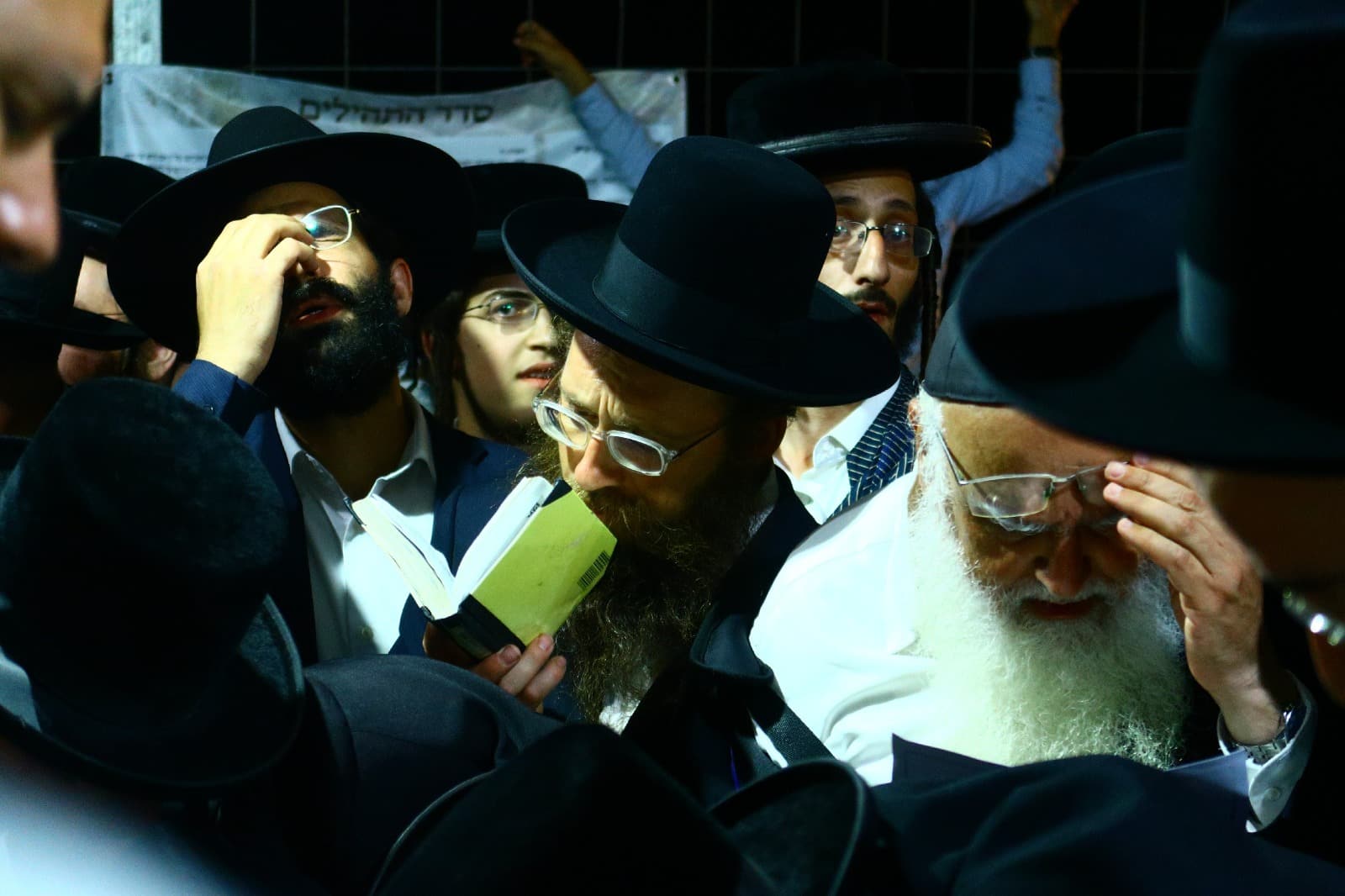 תיעוד: אלפים בציונו הקדוש של פועל הישועות מעגור