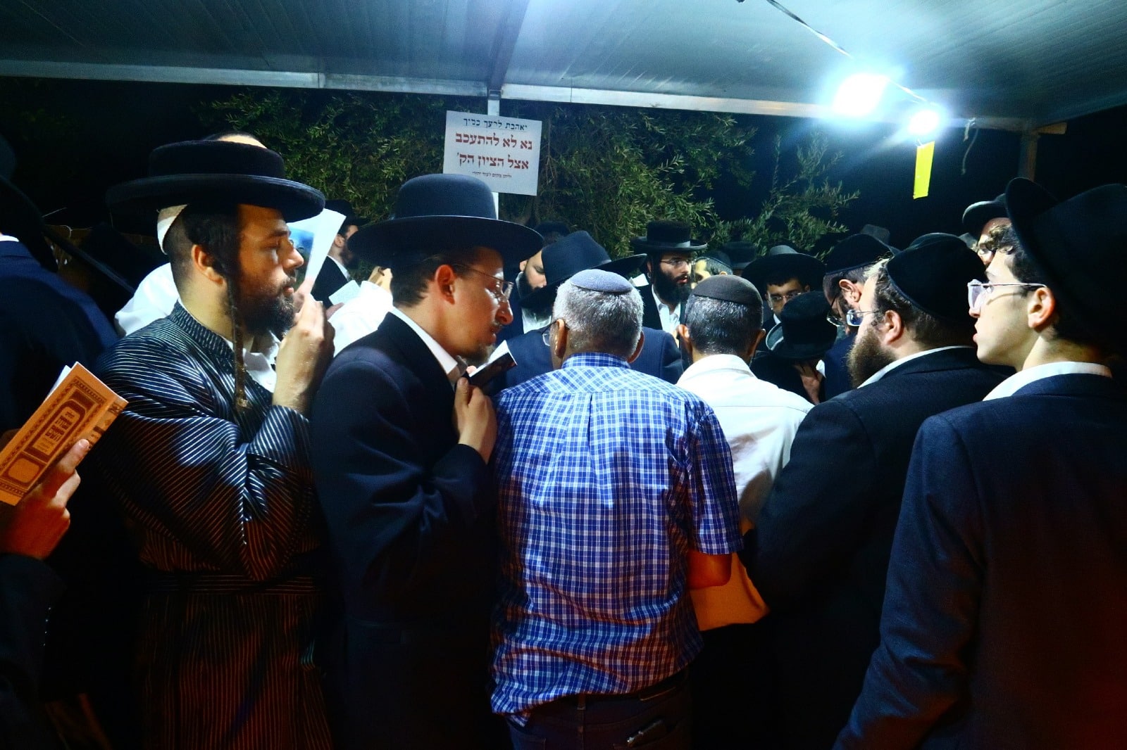 תיעוד: אלפים בציונו הקדוש של פועל הישועות מעגור