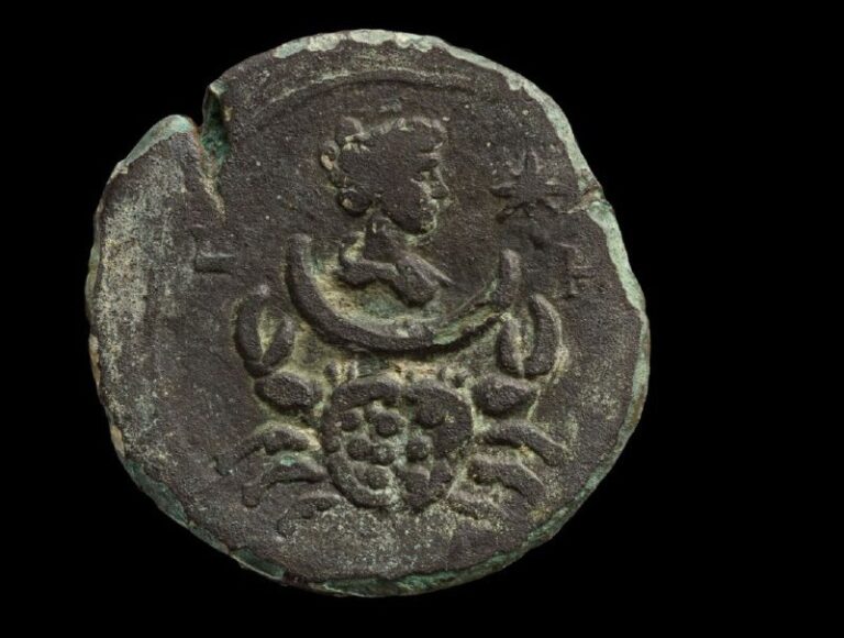 מטבע נדיר בן 1850 שנה התגלה בים חיפה