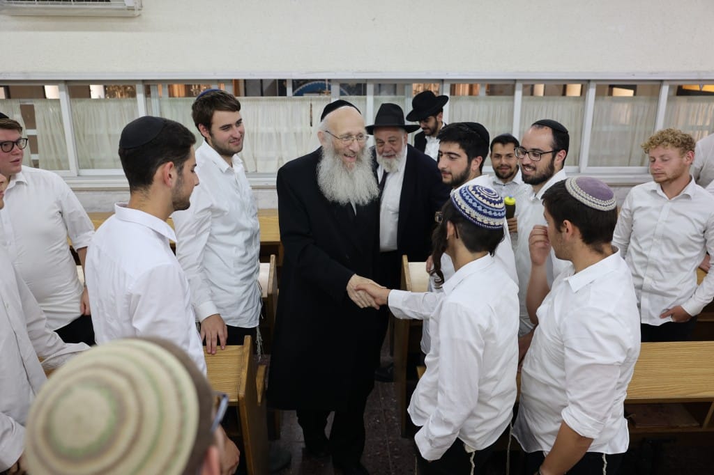 תלמידי 'שובה לדוד' עלו לשיחת חיזוק אצל הגרא"י דינר