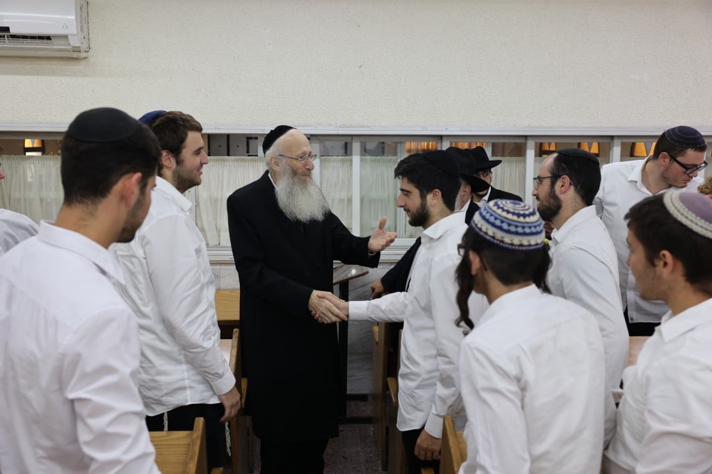 תלמידי 'שובה לדוד' עלו לשיחת חיזוק אצל הגרא"י דינר