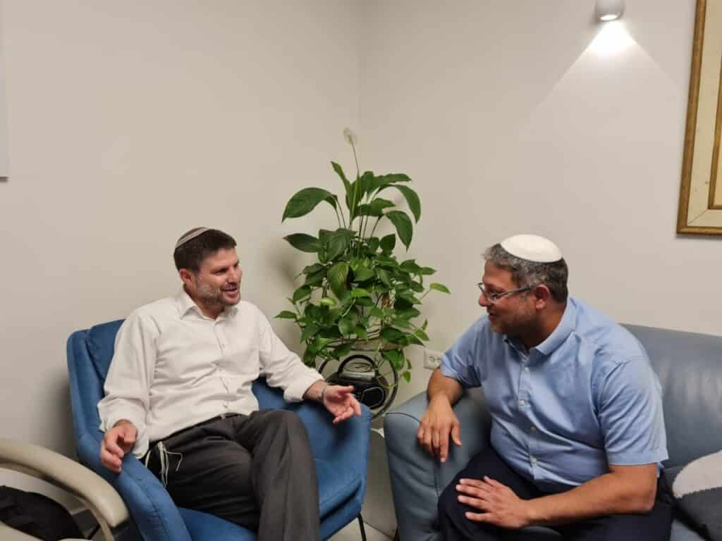 יריב לוין: תיקי נתניהו הינם פוליטיים - האשמות חסרות בסיס