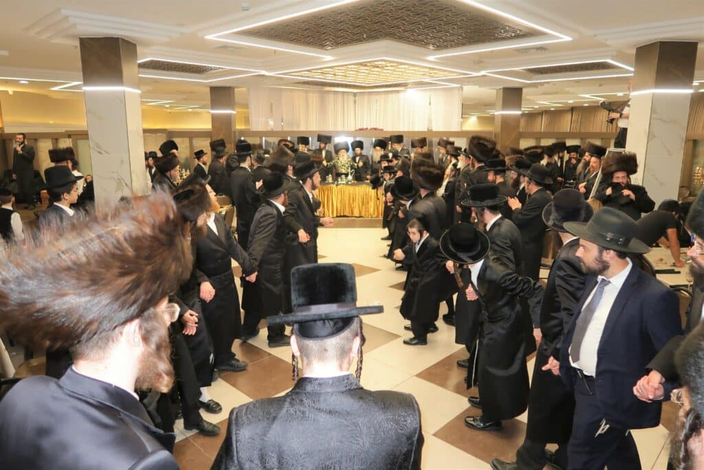 שמחת החתונה בחצרות מישקולץ אלכסנדר