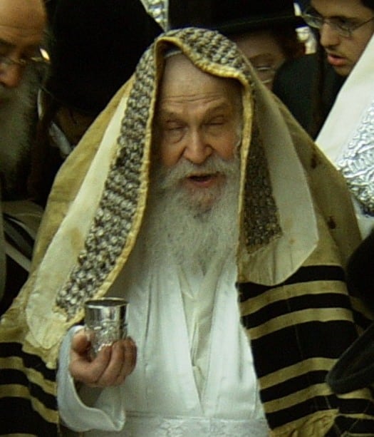 עשר שנים, והאלפים נושעים