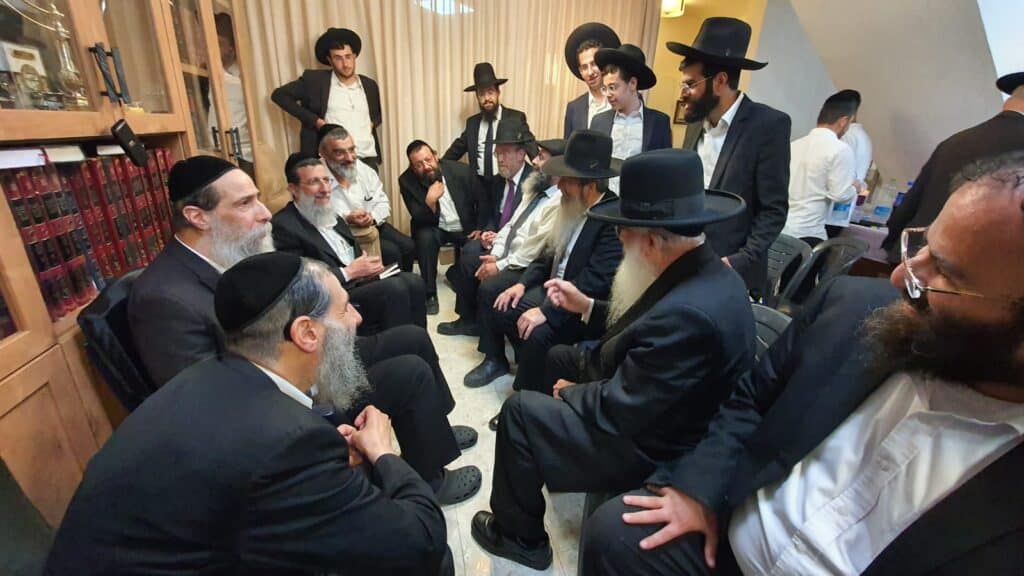 היום הראשון לניחום בבית נשיא המועצת מרן רה"י זצוק"ל