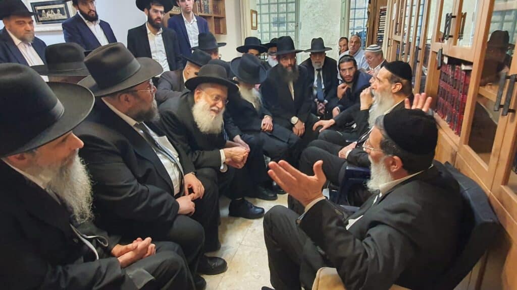 היום הראשון לניחום בבית נשיא המועצת מרן רה"י זצוק"ל