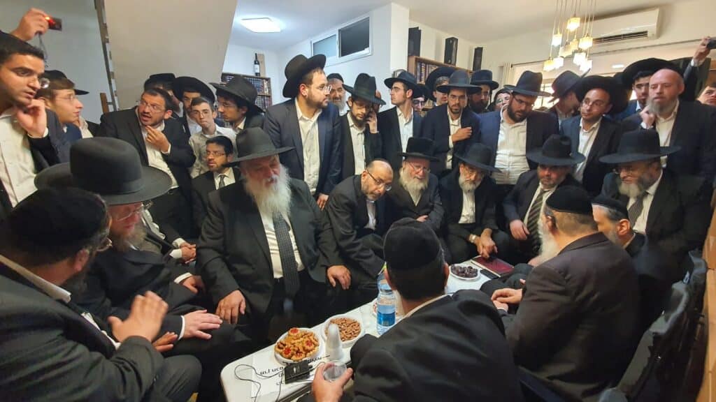 היום הראשון לניחום בבית נשיא המועצת מרן רה"י זצוק"ל