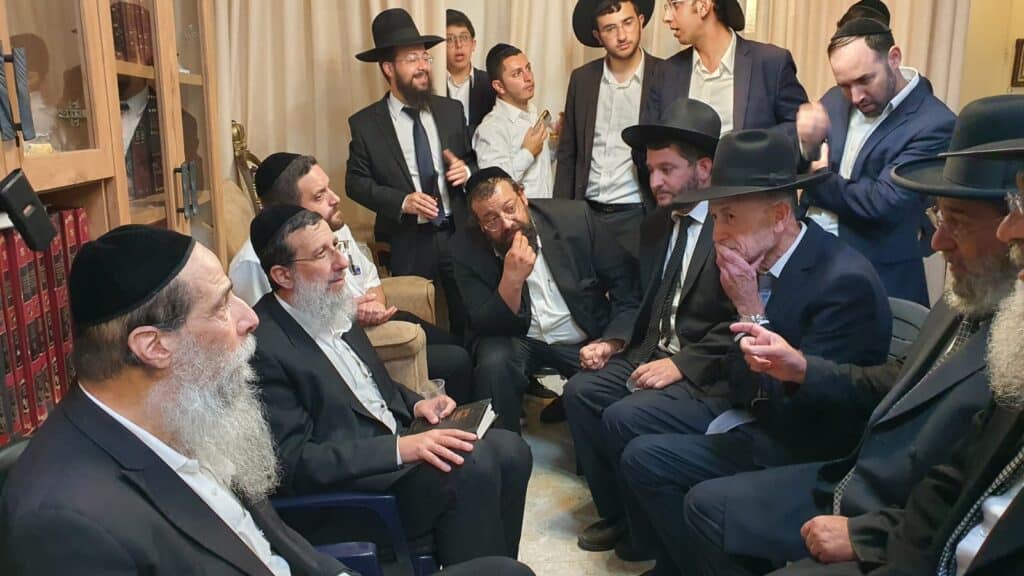 היום הראשון לניחום בבית נשיא המועצת מרן רה"י זצוק"ל