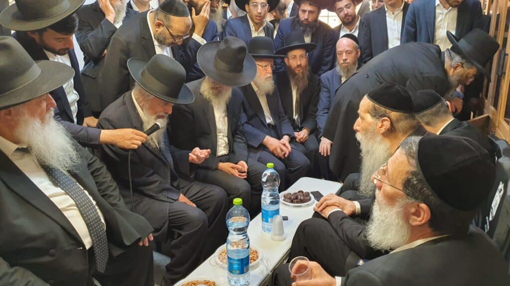 היום הראשון לניחום בבית נשיא המועצת מרן רה"י זצוק"ל