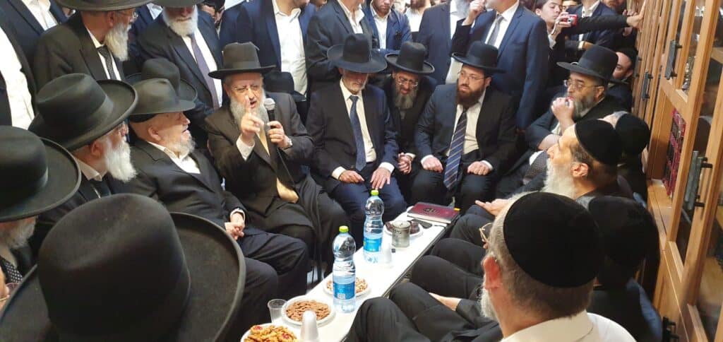 היום הראשון לניחום בבית נשיא המועצת מרן רה"י זצוק"ל