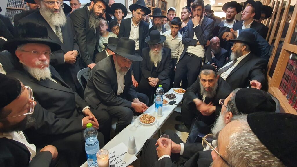 היום הראשון לניחום בבית נשיא המועצת מרן רה"י זצוק"ל