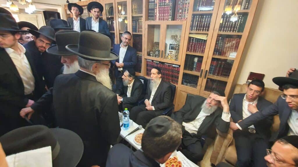 היום הראשון לניחום בבית נשיא המועצת מרן רה"י זצוק"ל