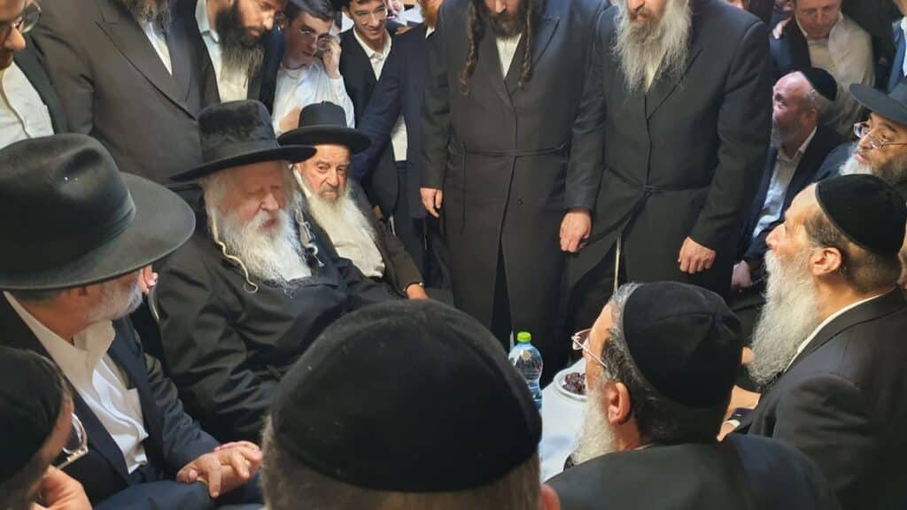 היום הראשון לניחום בבית נשיא המועצת מרן רה"י זצוק"ל