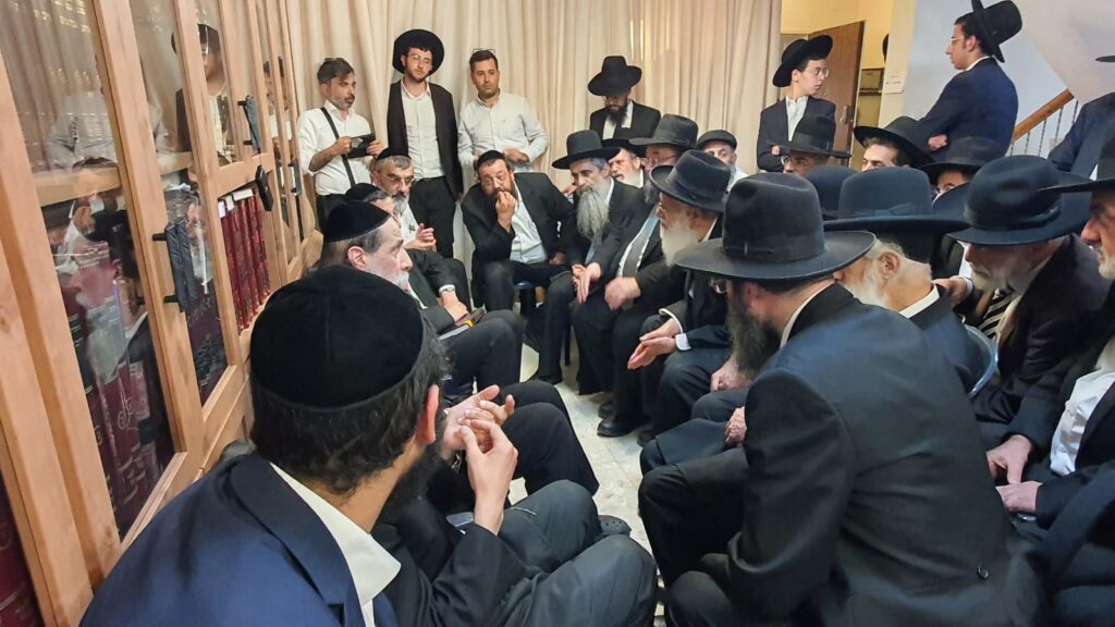 היום הראשון לניחום בבית נשיא המועצת מרן רה"י זצוק"ל