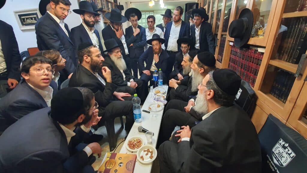 היום הראשון לניחום בבית נשיא המועצת מרן רה"י זצוק"ל