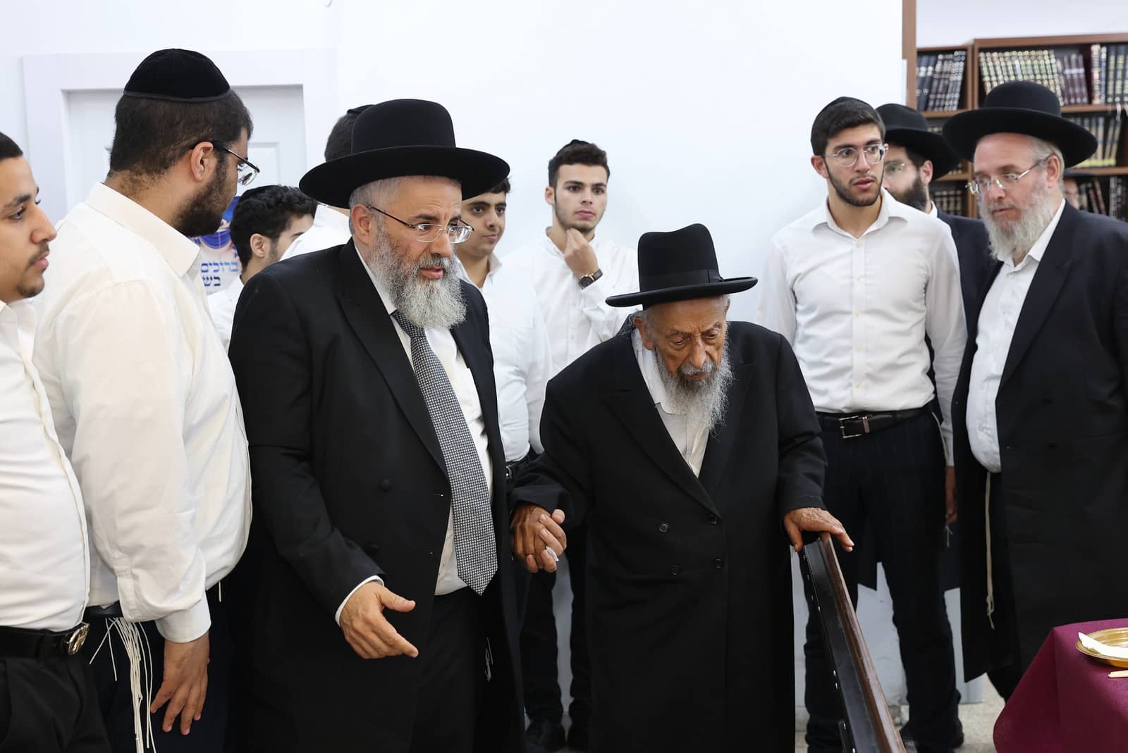 הגר"ש בעדני "הדרך לגדול בתורה היא ע"י חזרה ושינון"