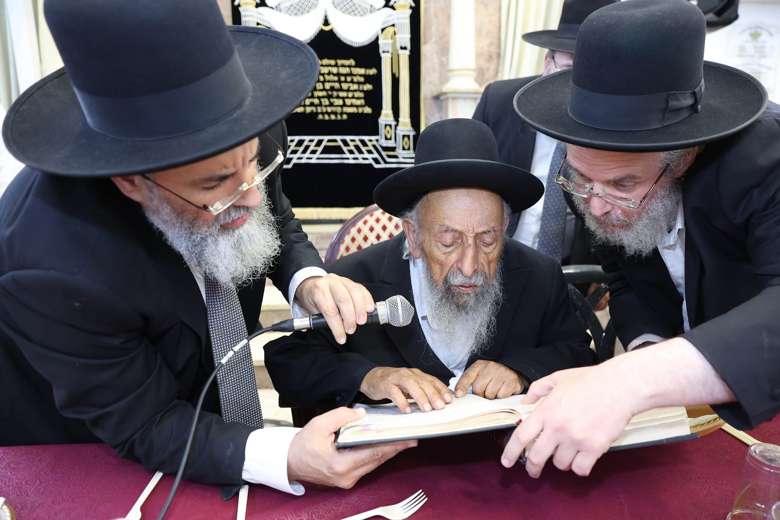 הגר"ש בעדני "הדרך לגדול בתורה היא ע"י חזרה ושינון"