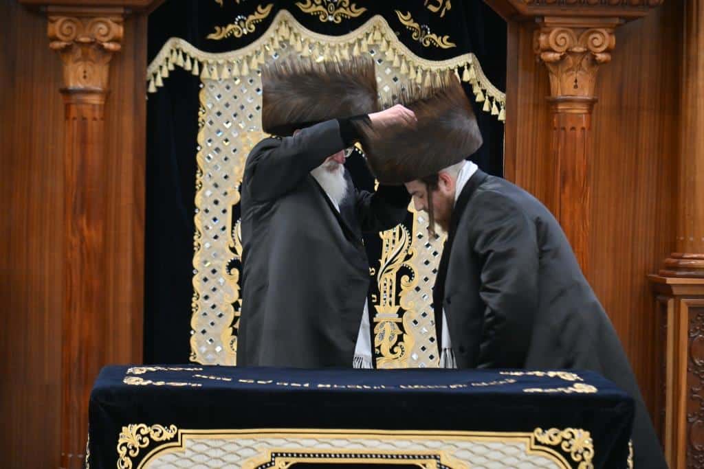 שמחת שבת האופרוף בחצרות ויז׳ניץ, וויען, דראהביטש