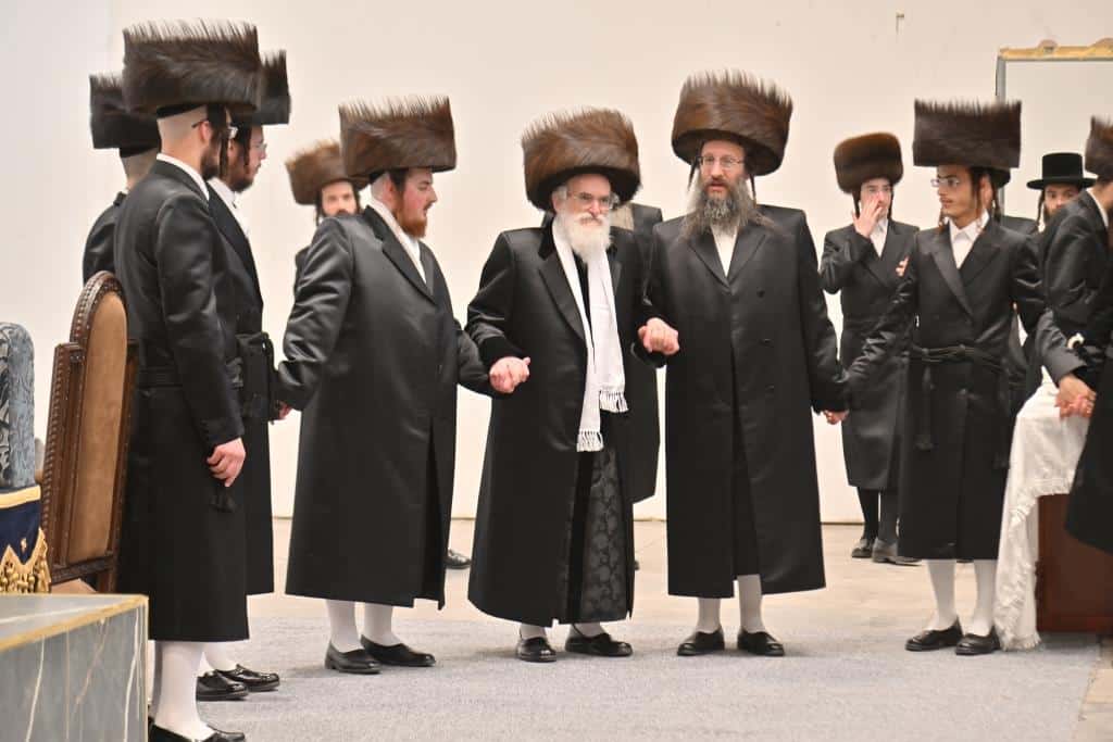 שמחת שבת האופרוף בחצרות ויז׳ניץ, וויען, דראהביטש